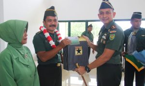 Dandim 0429/Lamtim Pimpin Upacara Wisuda Purnawira dan Korps Raport Pindah Satuan