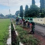 Sinergi Babinsa dan Bhabinkamtibmas Bersama Masyarakat Laksanakan Gotong- royong PKTD