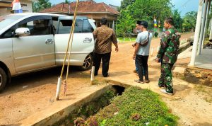 Takut Membahayakan, Satgas TMMD 117 Antar Warga Depresi Berobat