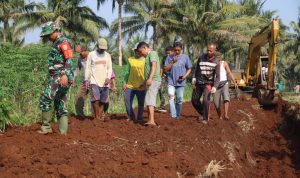 Buka Jalan Penghubung, Satgas TMMD 117 Terjunkan Alat Berat