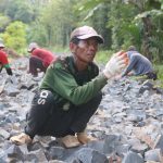 Tino, Situkang Pecah Batu yang Turut Sukseskan TMMD 117