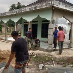 Personil Satgas TMMD Kodim 0429/Latim Mulai Renovasi Musholla Al – Hidayah
