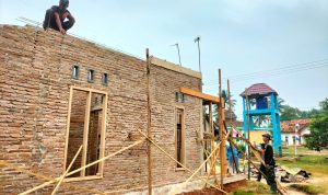 Hari ke- 13 Bedah RTLH TMMD Kodim 0429/Lamtim Capai 70%