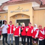 Ketua PMI Provinsi Lampung Serahkan Bantuan Kepada Warga Masyarakat Korban Bencana Alam Kampung Dadap Jajar