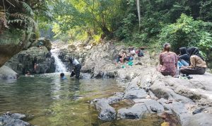 Wisata Batu Pertapa Desa Baturaja Tawarkan Sejuta Keindahan Alam