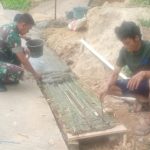 Babinsa Koramil 2306/Mancak, Karbak Menutup Drainase