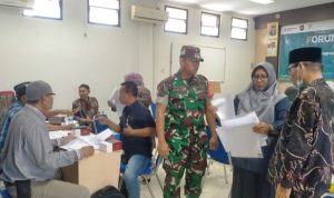 Babinsa Koramil 2307/Ciwandan, Puan Ter Pendataan Jumlah Masyarakat Miskin