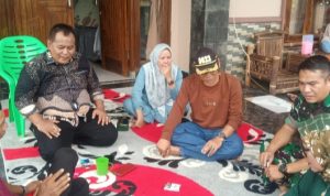 Babinsa Koramil 2303/Pulomerak, Komsos Terkait Menjaga Keamanan Lingkungan