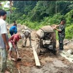 Babinsa Koramil 2306/Mancak, Karbak Pengecoran Jalan