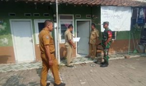 Babinsa Koramil 2303/Pulomerak, Puan Ter Pengecekan Administrasi Warga