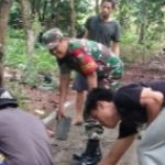 Babinsa Koramil 2304/Anyer, Karbak Pemasangan Konblok