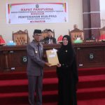Pj. Bupati Takalar Serahkan KUA-PPAS Tahun Anggaran 2024 pada Sidang Paripurna DPRD