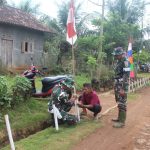 Tingkatkan Nasionalisme, Dansatgas TMMD Kodim 0429/Lamtim Himbau Warga Serentak Pasang Bendera Merah Putih
