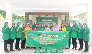 Persit KCK Cab XLIX Dim 0623/Cilegon melaksanakan Olahraga Bersama dan Jumat Berkah