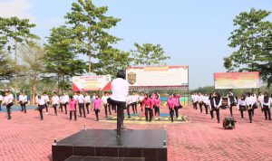 Bersama Jajaran, Kapolres Pesawaran Gelar Senam dan Perlombaan