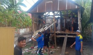 Kopda Muliadi Bantu Warga Bongkar Rumah Warga Desa Bonerate!