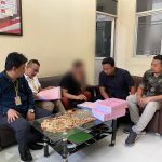 Penyerahan Tersangka dan Barang Bukti (Tahap II) Kasus Korupsi Pembangunan Pasar Rakyat Kecamatan Grogol