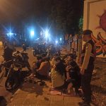 Polres Metro Tegur Remaja yang Kedapatan Nongkrong Hingga Larut Malam