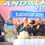 Didampingi Ketua Dekranasda, Gubernur Sulsel Buka Secara Resmi Expo Dekranasda Sulsel Kreatif Andalan