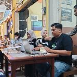 Tersipu oleh “Setempoh” di Tugu Satam Belitung