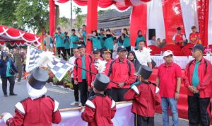 Pj. Gubernur Suganda Lepas Peserta Lomba Baris Berbaris Tingkat Provinsi