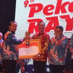 Diserahkan oleh Gubernur Sulsel, Pemkab Wajo Raih Penghargaan Pembangunan Daerah Tahun 2023