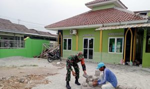 Babinsa Koramil 2304/Anyer, Karbak Perbaikan Mushola