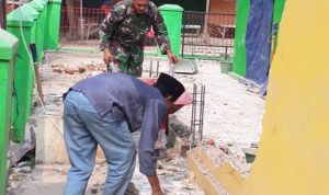 Babinsa Koramil 2304/Anyer, Karbak Pembersihan Masjid Al Ikhlas