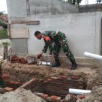 Babinsa Koramil 2302/Bojonegara, Karbak Pembuatan MCK