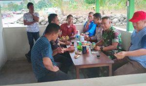 Babinsa Koramil 2303/Pulomerak, Komsos Membahas Tentang Menyambut HUT RI ke 78