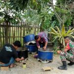 Babinsa Koramil 2302/Bojonegara, Karbak Pengecatan Tong Sampah