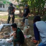 Babinsa Koramil 2302/Bojonegara, Karbak Membantu pembangunan Makam