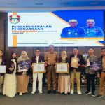 Serahkan Penghargaan Lomba Inovasi Daerah, Wabup Amran Ajak Terus Berkolaborasi