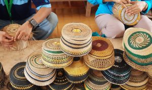 Produk Songkok Anyam Napi Lapas Takalar Laris Manis