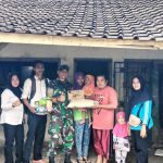 Implementasikan 5 Program Unggulan Kasad, Babinsa Berikan Tali Asih Anak Stunting