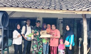 Implementasikan 5 Program Unggulan Kasad, Babinsa Berikan Tali Asih Anak Stunting