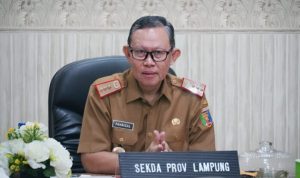 Fahrizal Darminto Sekda Prov Lampung Secara Virtual Ikuti Rakor Pengendalian Inflasi Daerah yang Dipimpin Mentri Dalam Negri