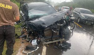 Sat Lantas dan Polsek Kelapa Polres Bangka Barat Olah TKP Lakalantas R4 dengan R6