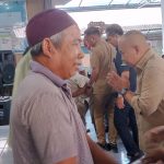 Maulan Aklil Salurkan Bansos Beras di Garunggung