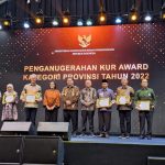 Gubernur Lampung Terima Penghargaan KUR Award 2022