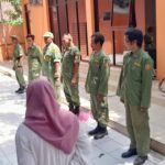 Babinsa Koramil 2301/Cilegon, Bintahwil Menjaga Kebersihan Lingkungan