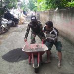 Babinsa Koramil 2301/Cilegon, Karbak Pemasangan Konblok