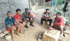 Babinsa Koramil 2302/Bojonegara, Komsos Pembersihan Kolam Masjid