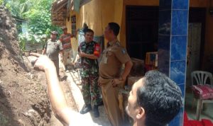 Babinsa Koramil 2304/Anyar, Komsos Bahaya Longsor