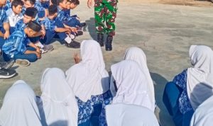 Babinsa Koramil 2301/Cilegon, Bintahwil Memberikan Pengertian Kepada Pemuda dan Siswa
