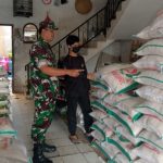 Babinsa Koramil 2301/Cilegon, Komsos Membahas Tentang Perkembangan Harga Bahan Pokok