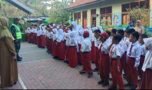 Babinsa Koramil 2303/Pulomerak, Bintahwil Memberikan Materi Pengetahuan