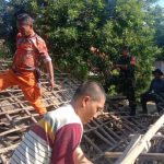 Babinsa Koramil 2305/Cinangka, Karbak Pembangunan Rumah Warga