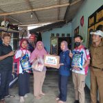 Kunjungi Puluhan Rumah Korban Dampak Angin Puting Beliung Honda Babel Bagikan Paket Sembako