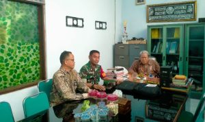 Babinsa Koramil 2303/Pulomerak, Komsos Mencegah Peundungan